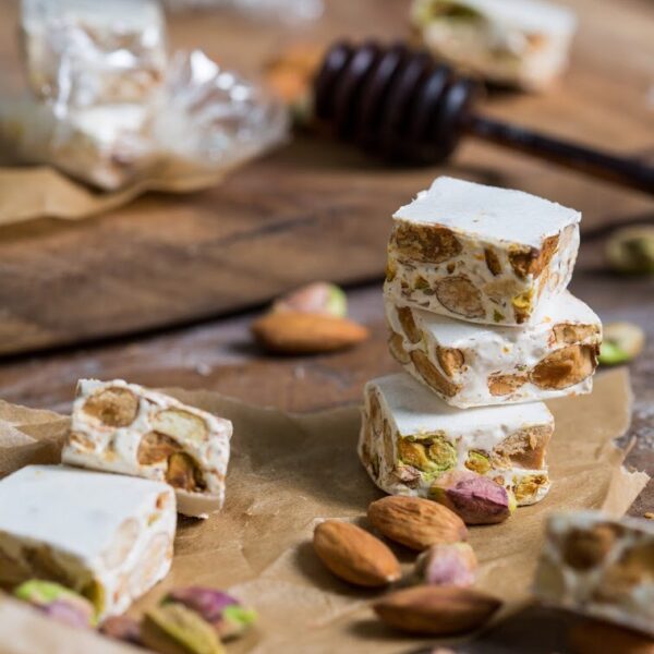 Turrones de Almendra y Pistacho